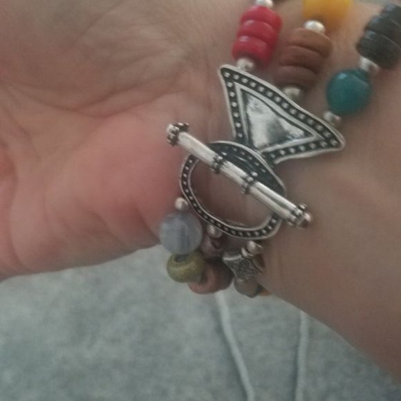 BRACELET - MULTI-COLOR, FAUX-BUCKLE CLASP, STRETCH WITH 3-ROWS - Picture 2 of 3